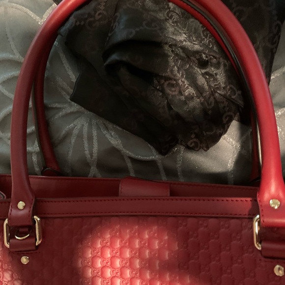 Authentic Gucci large soft tote by Alessandro Michele Red. Microguccissima - Picture 11 of 15